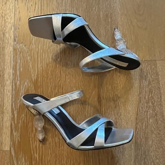 NWOT Imagine Vince Camuto Breean sandal Platinum heel - Picture 6 of 8